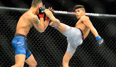 Джонатан Мартинес