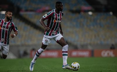 Флуминенсе вынимал мяч из собственных ворот в 5 матчах кряду