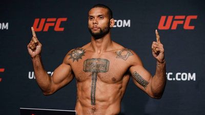 Тиаго Сантос