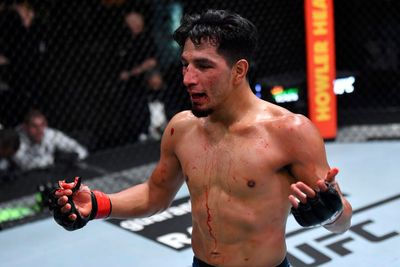 Адриан Янез