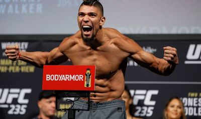 Джонни Уокер