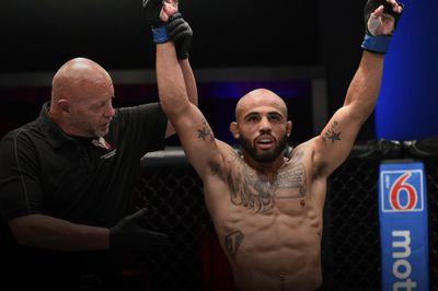 Майлз Джонс