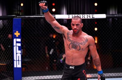 Дэвин Кларк