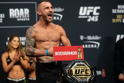 Александр Волкановски